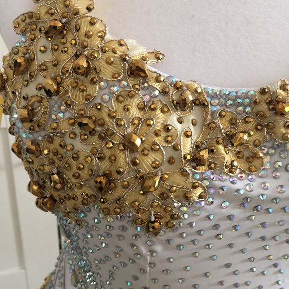 International Latin competition dress custom hand made (never danced in) - Picture 8 of 12